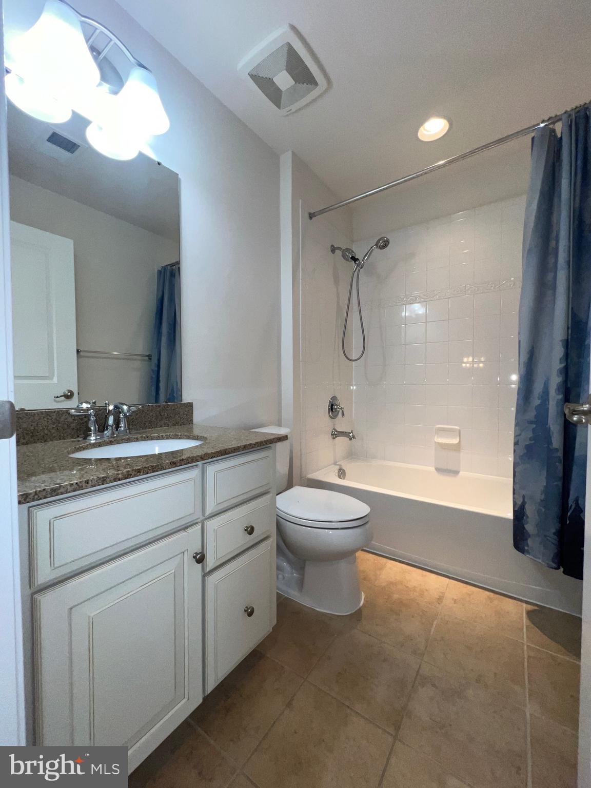 SEVEN HILLS - Residential Lease