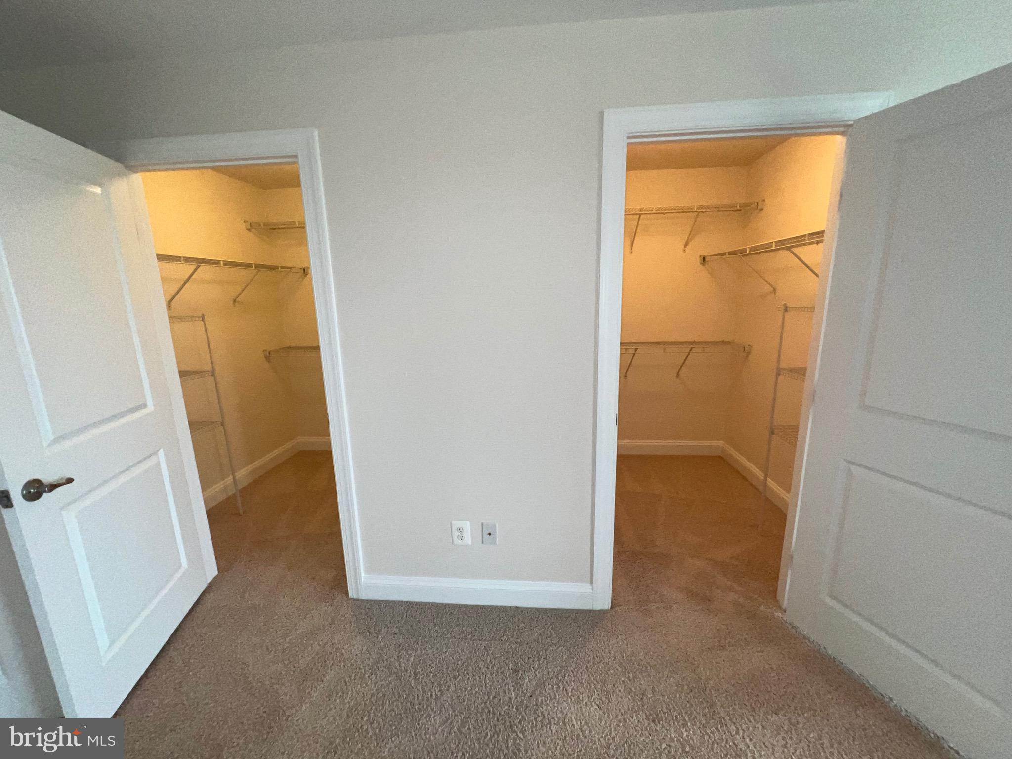 SEVEN HILLS - Residential Lease