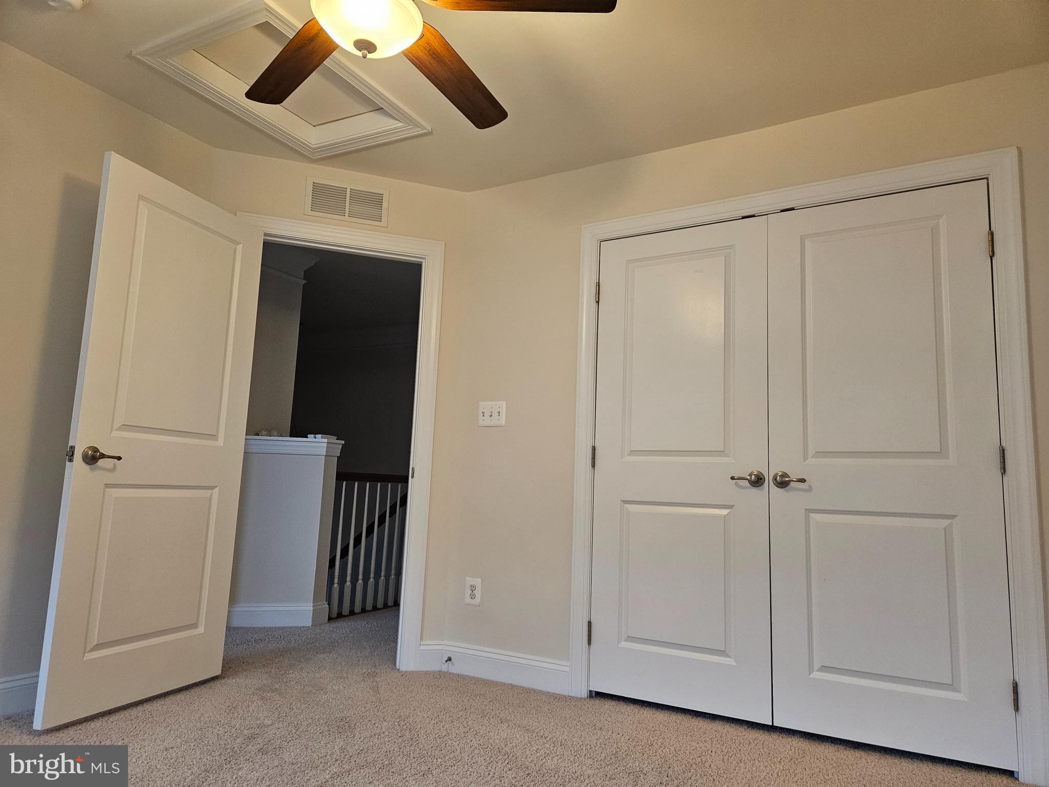 SEVEN HILLS - Residential Lease