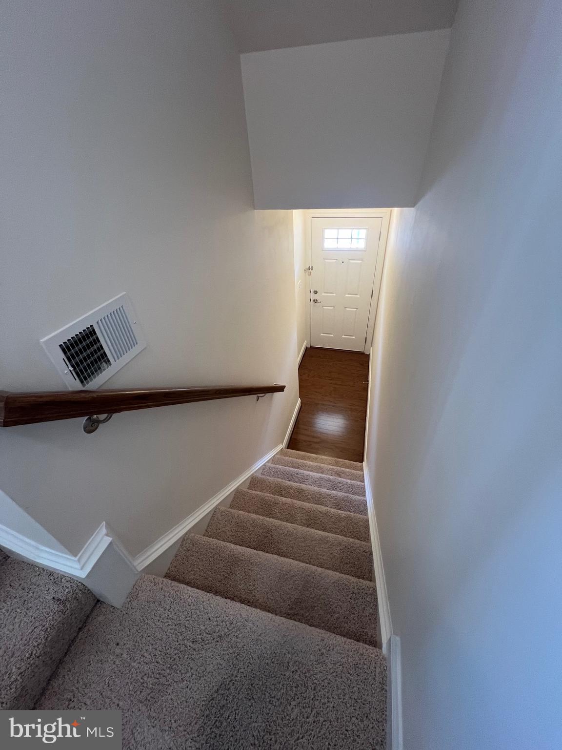 SEVEN HILLS - Residential Lease