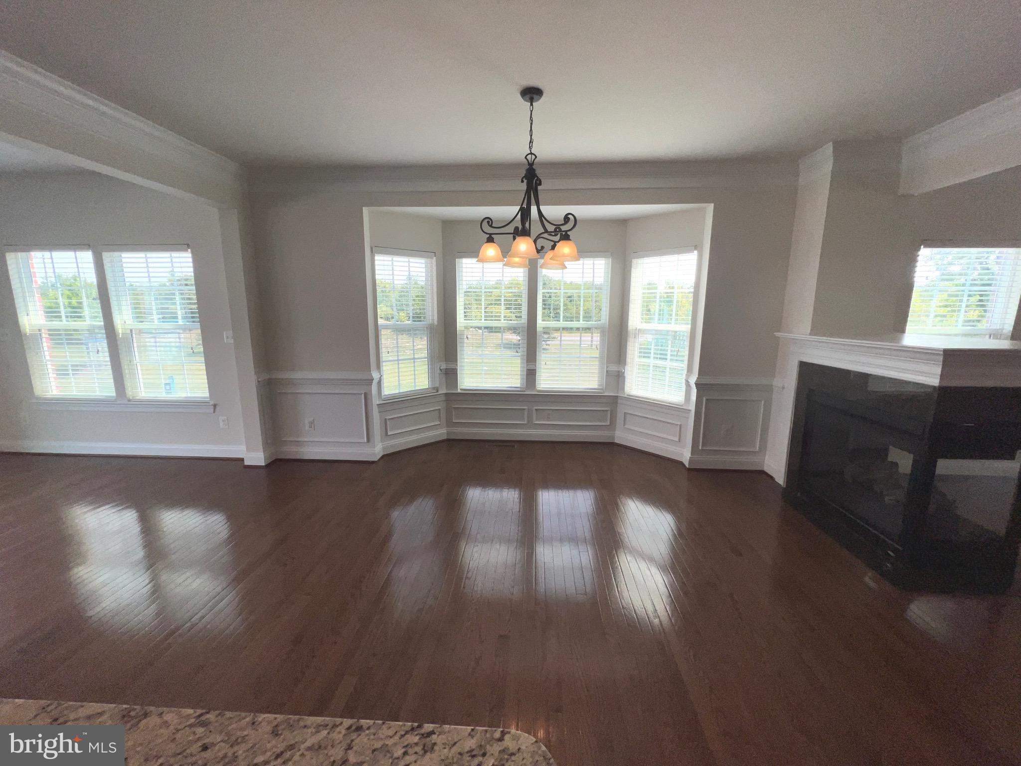 SEVEN HILLS - Residential Lease