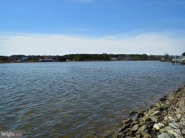 HIDDEN HARBOR - Land