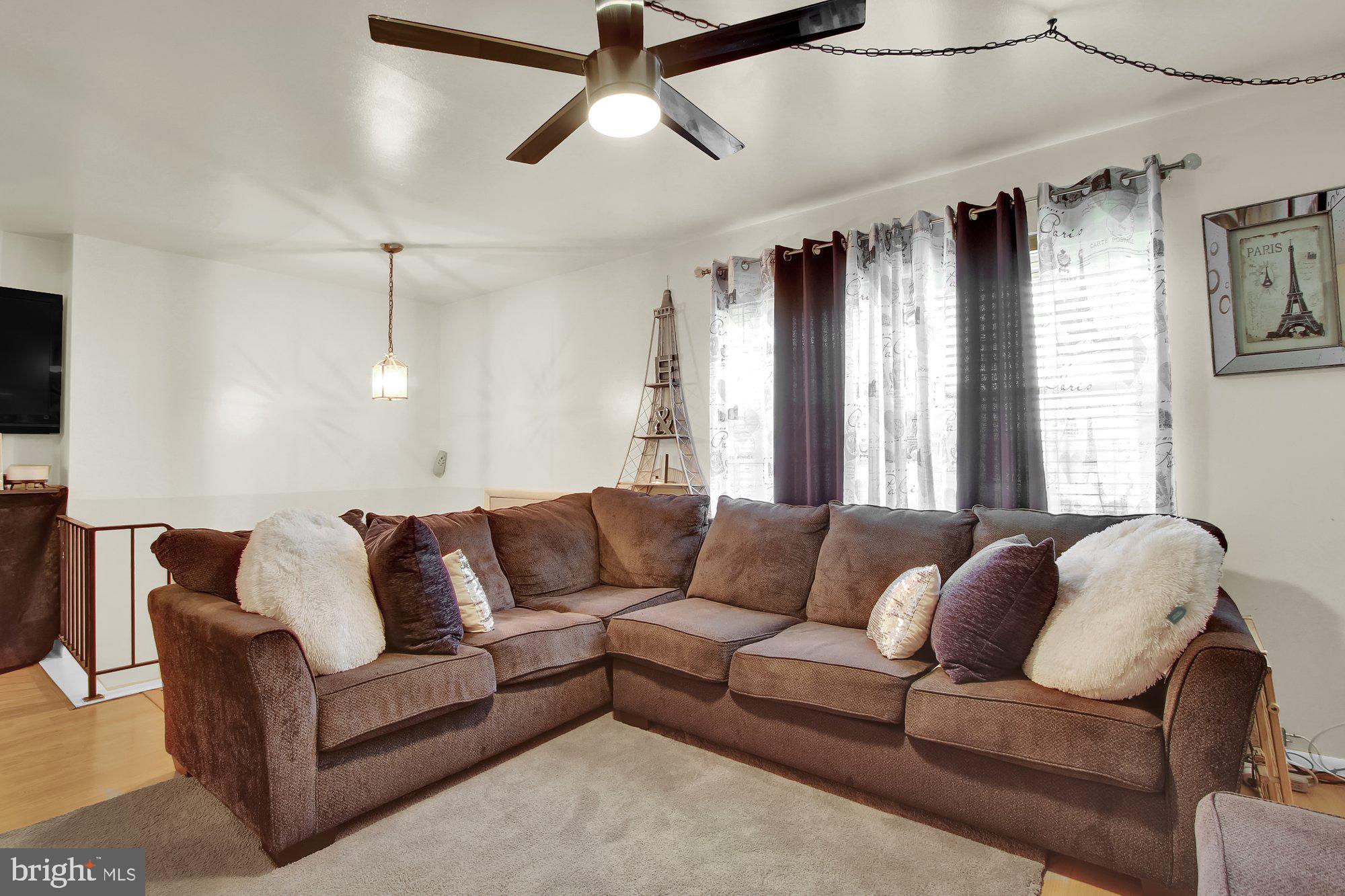 BRENTWOOD SQUARE - Residential