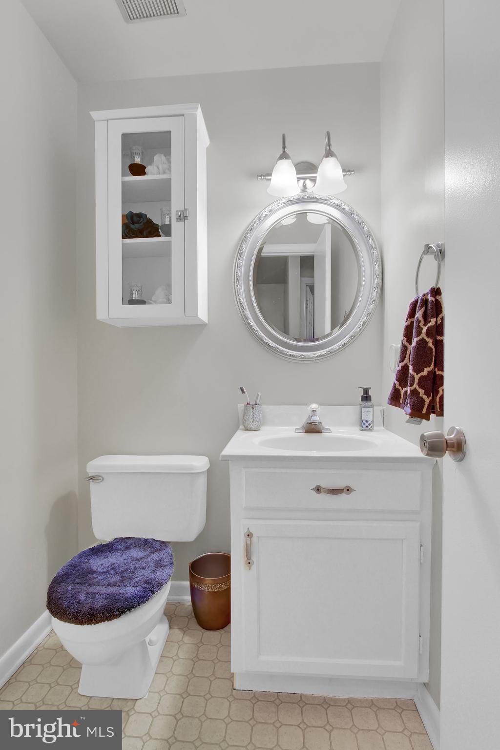 BRENTWOOD SQUARE - Residential