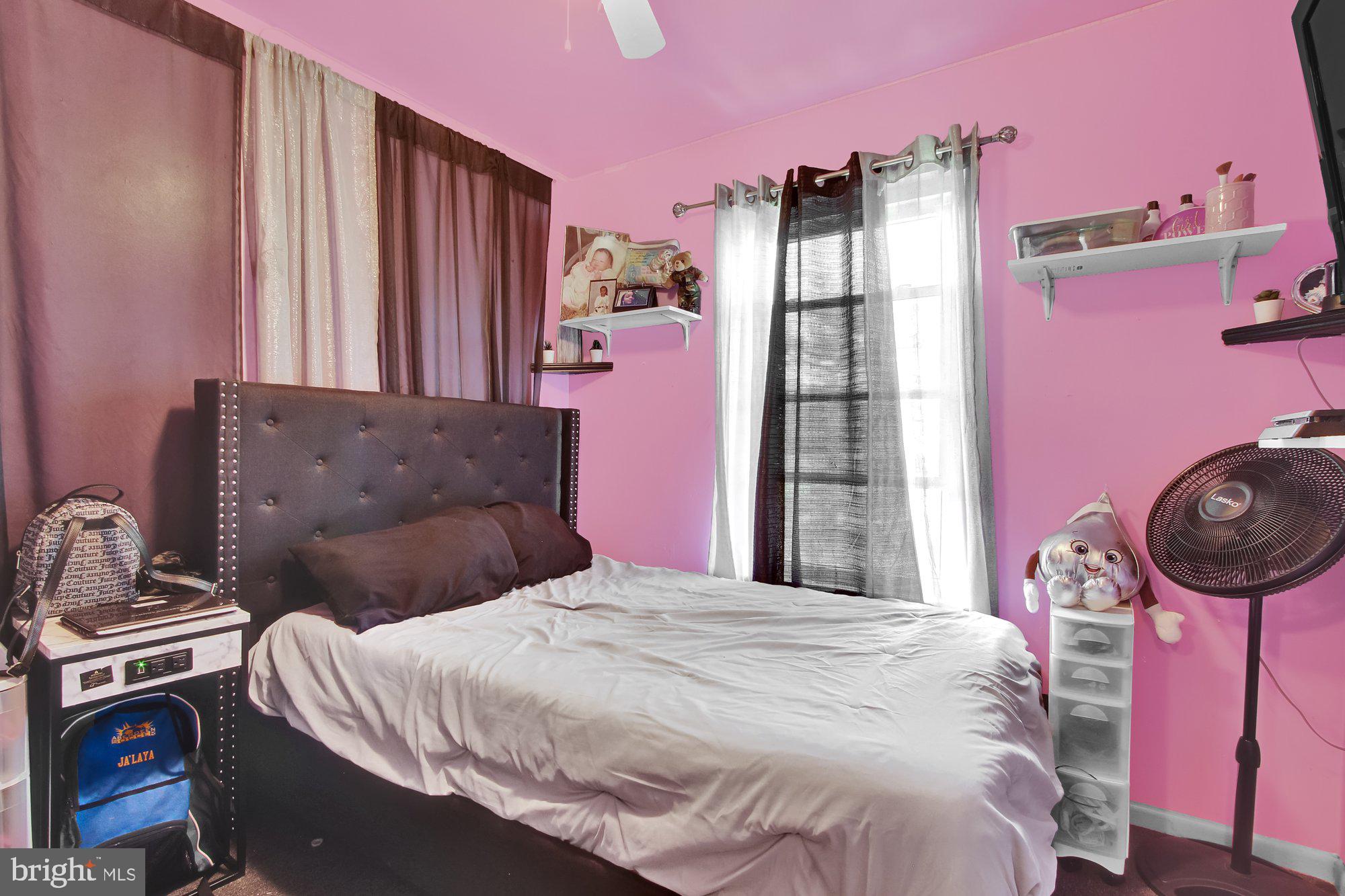 BRENTWOOD SQUARE - Residential