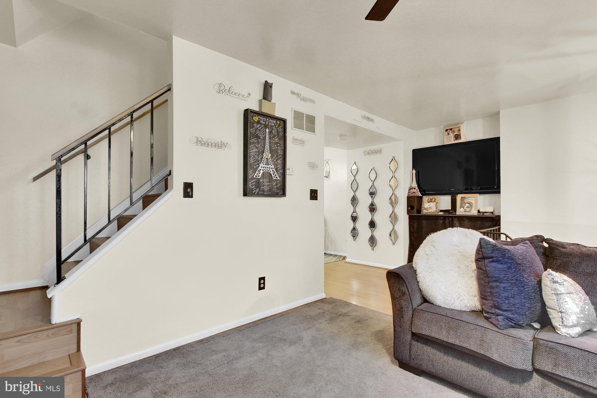 BRENTWOOD SQUARE - Residential