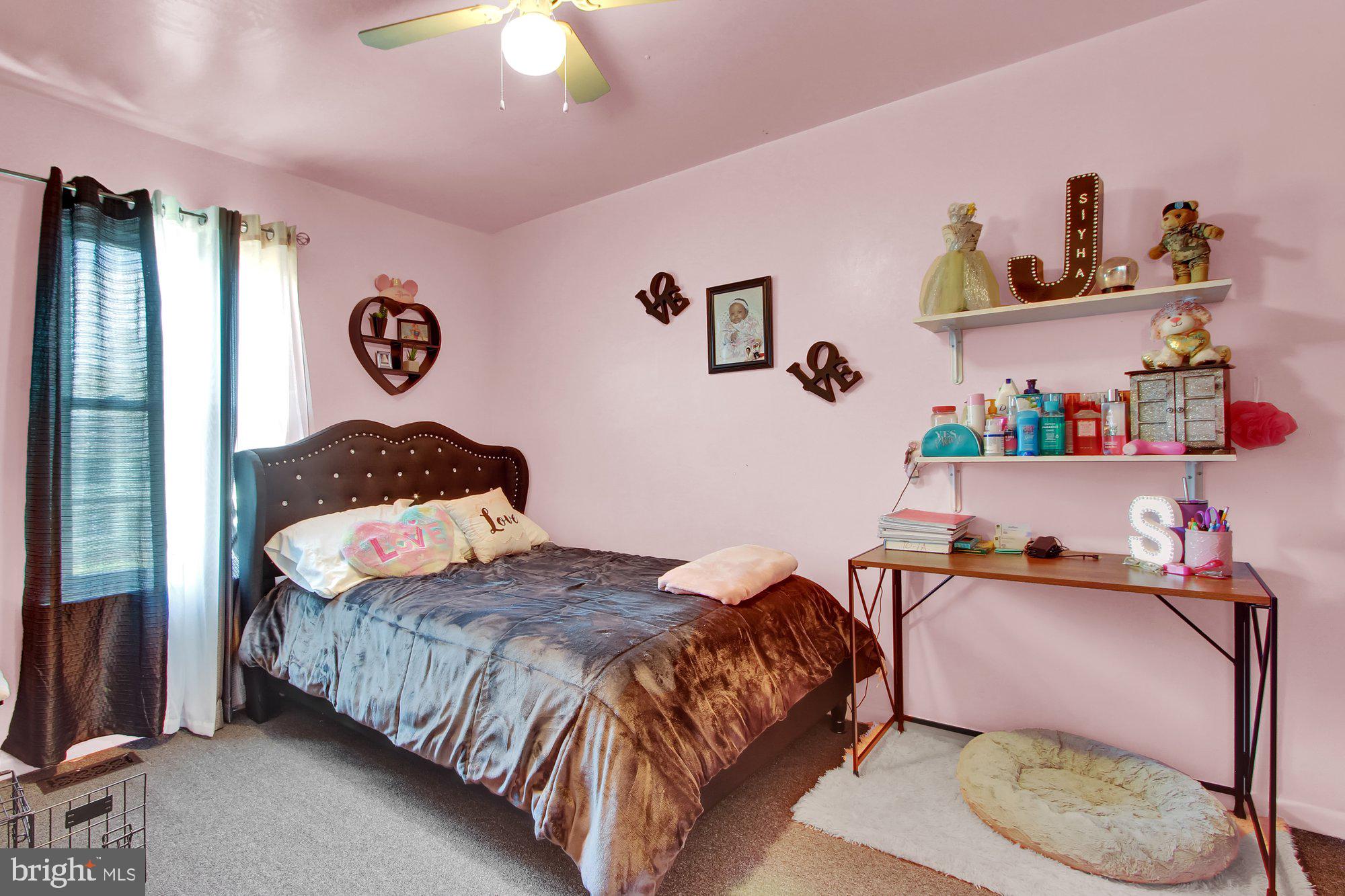 BRENTWOOD SQUARE - Residential