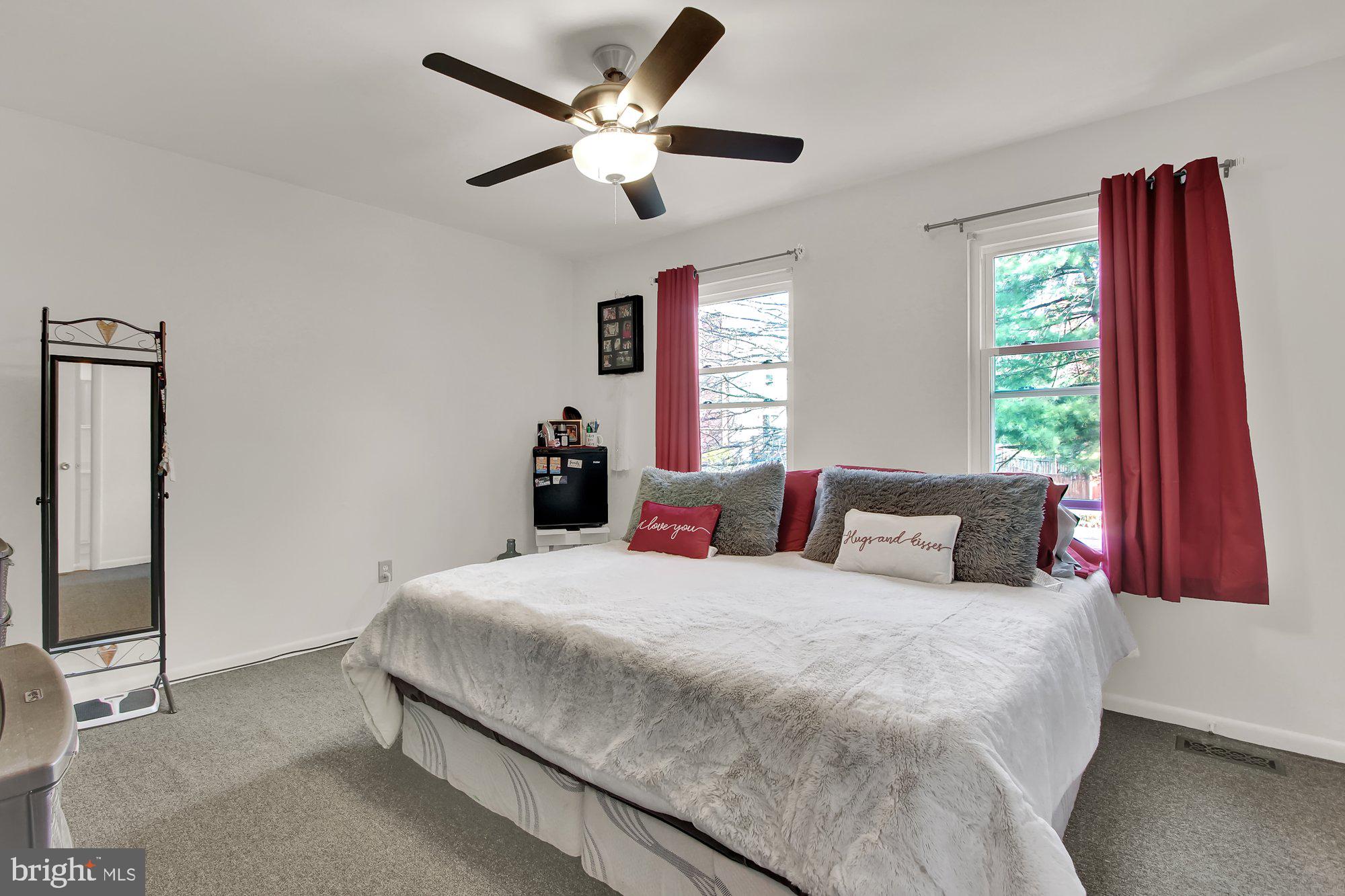 BRENTWOOD SQUARE - Residential