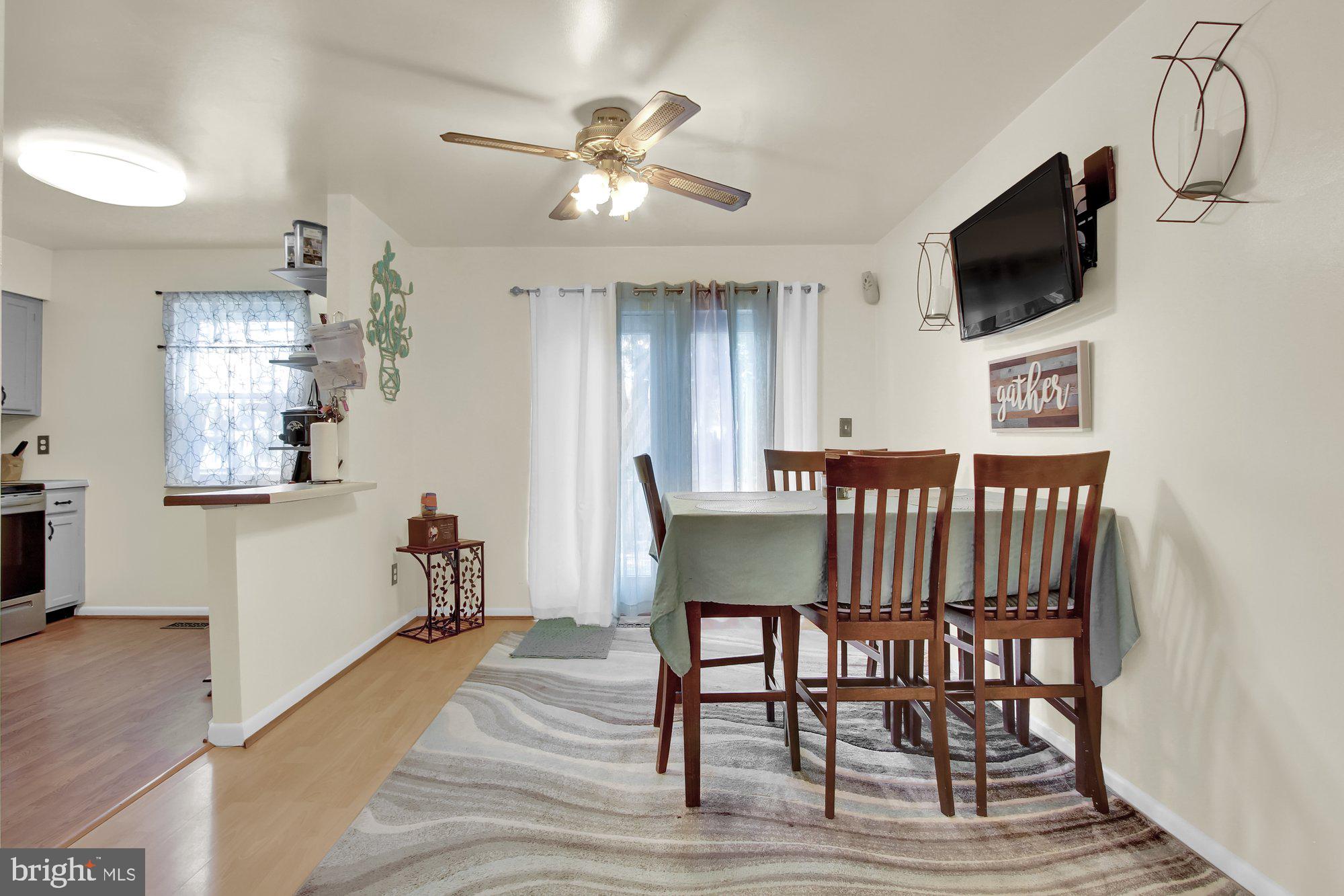 BRENTWOOD SQUARE - Residential