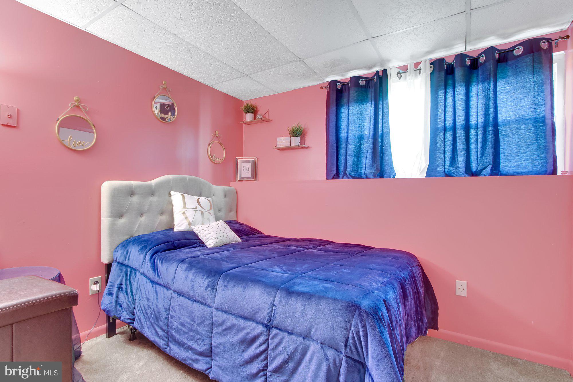 BRENTWOOD SQUARE - Residential