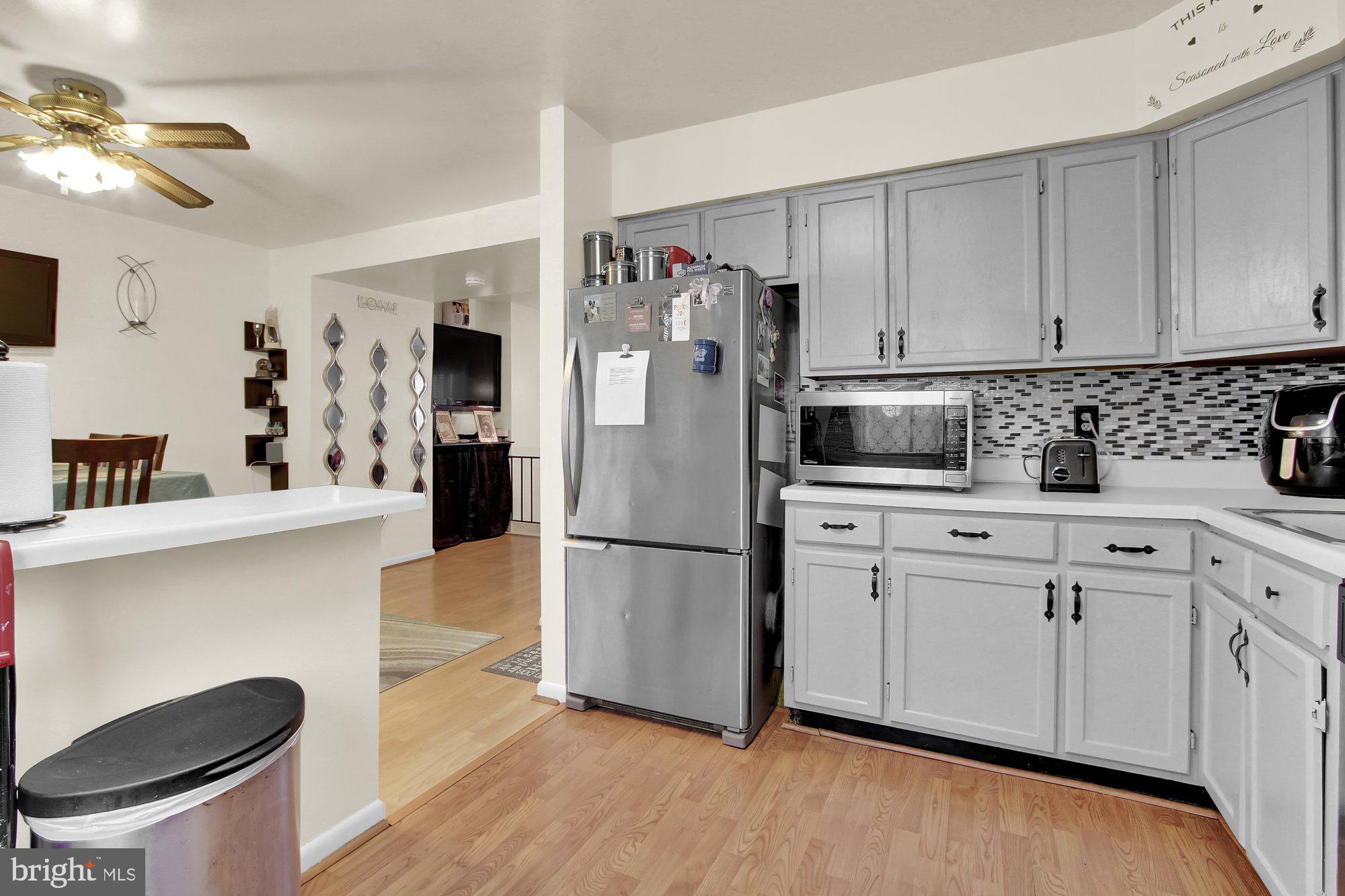 BRENTWOOD SQUARE - Residential