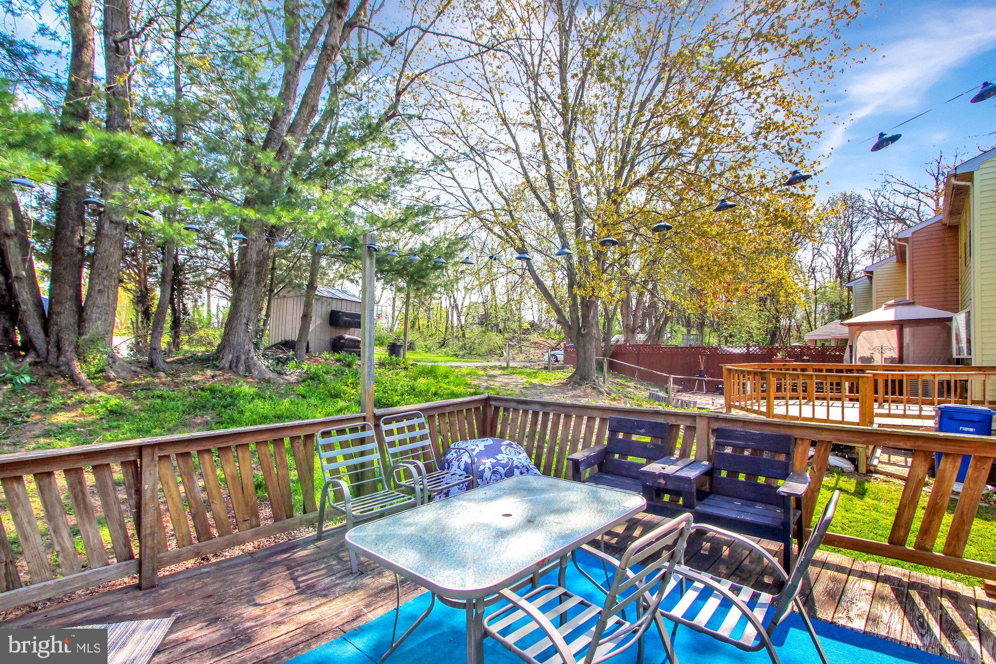 BRENTWOOD SQUARE - Residential