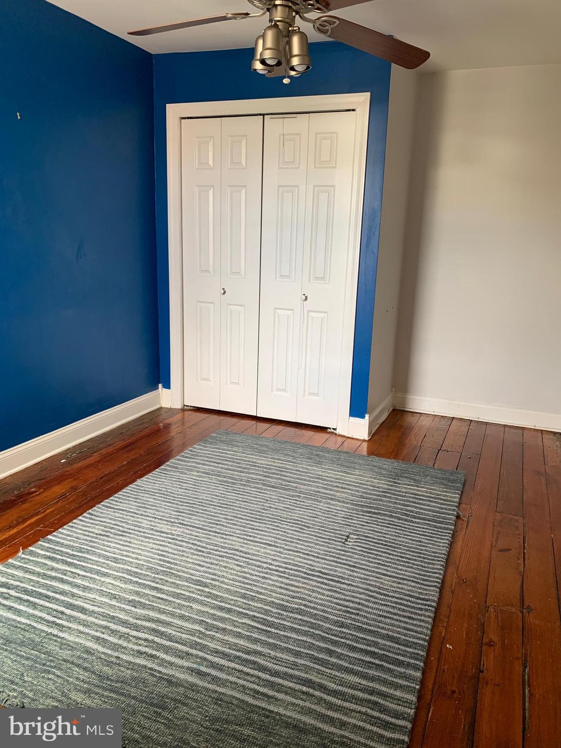 DICKENS SQ - Residential Lease