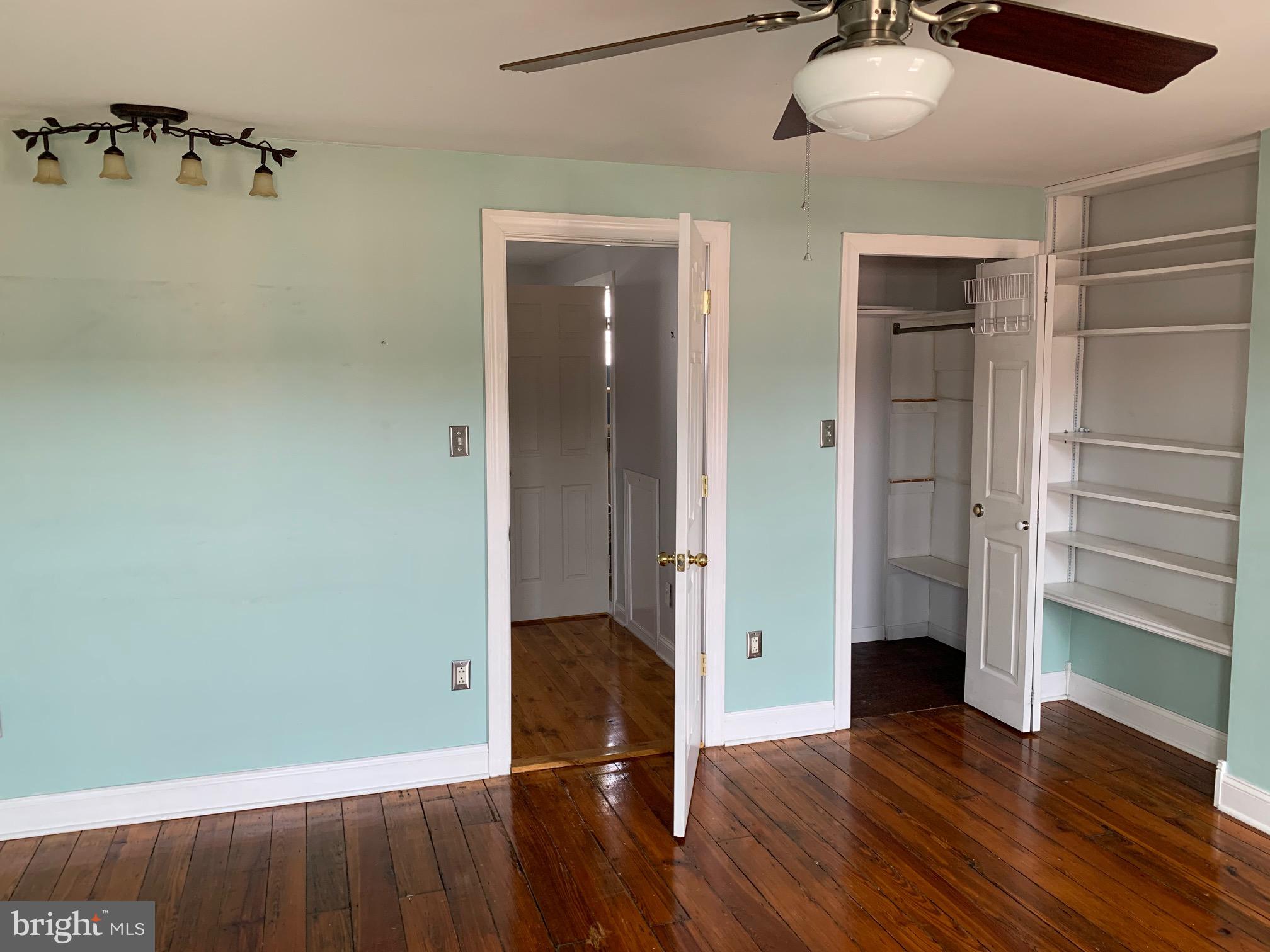 DICKENS SQ - Residential Lease