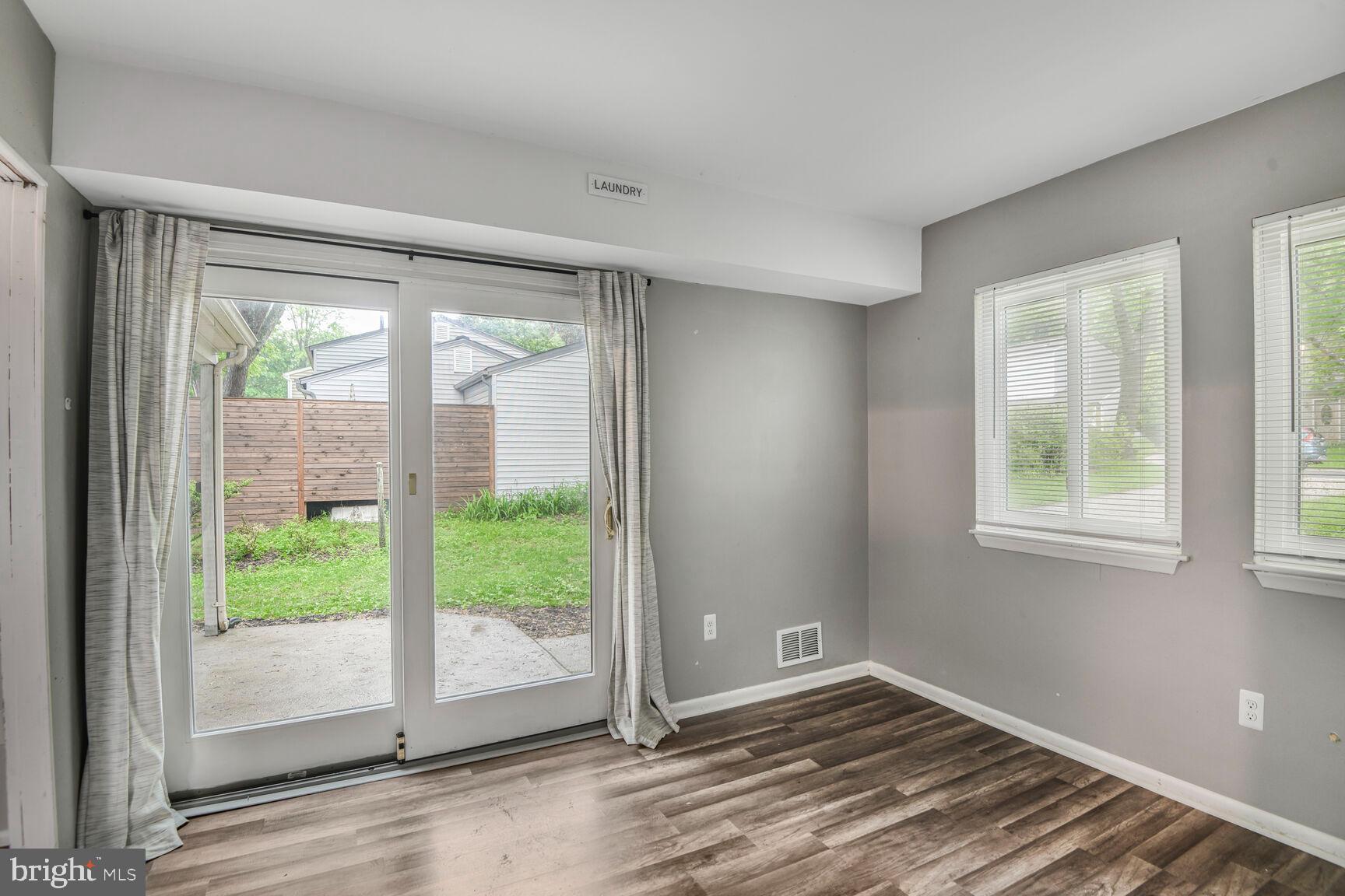 OAKLAND MILLS - Residential