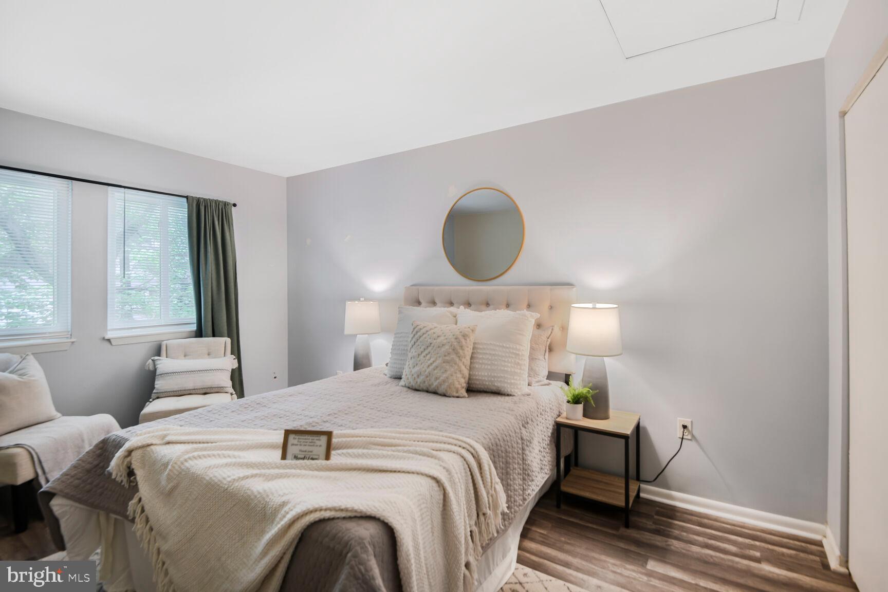 OAKLAND MILLS - Residential