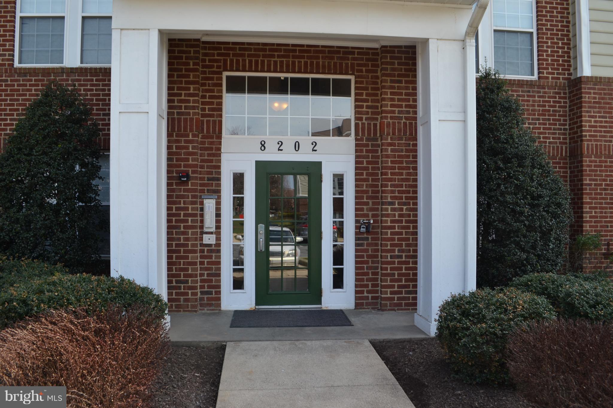 Spacious 2BR/2BA Condo in Secure Building – Pool & Tennis Access
Beautifully updated 2nd-floor rear-facing condo featuring 9-ft ceilings, hardwood floors, and tile in the entry, kitchen, and bathrooms. Freshly painted throughout. Open living/dining area with sliding glass door to private deck with storage closet. Two generously sized bedrooms and two full baths. Full-size washer and dryer in unit. Secure building with intercom access. Community amenities include pool and tennis courts. One assigned parking space plus ample overflow parking. Conveniently located near shopping, major commuter routes, and downtown Frederick. Owner requires a 700 and above credit score for all applicants. Pets are case per case no cats