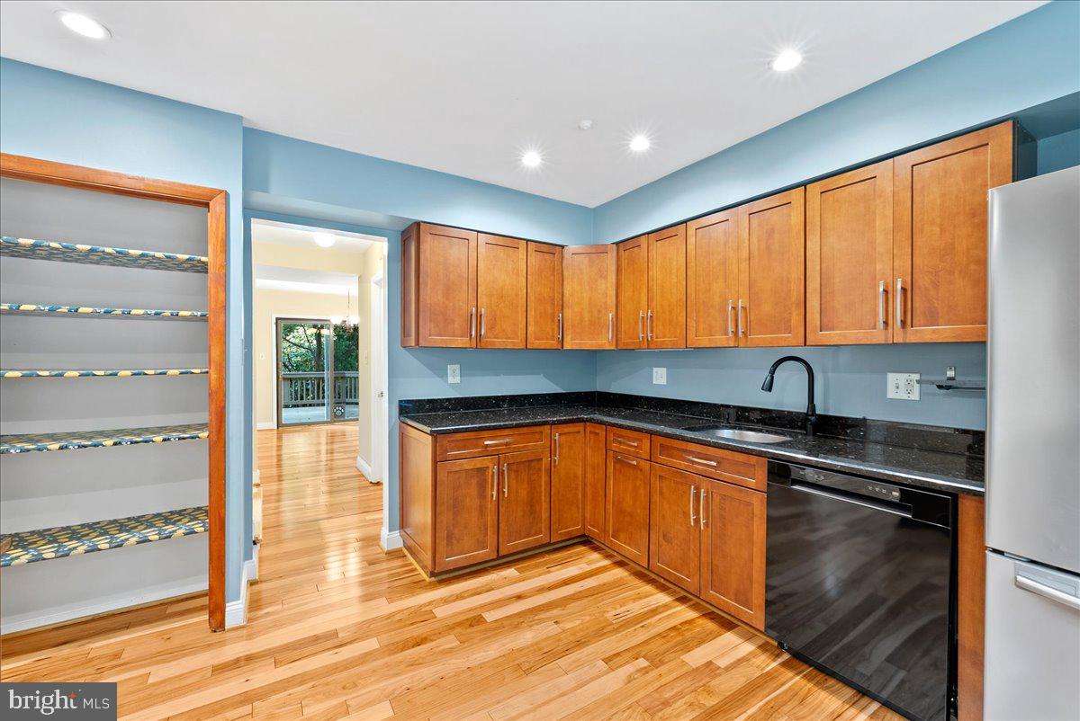 RESTON - Residential Lease