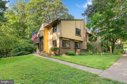 2224 GLENCOURSE LANE RESTON VA 20191