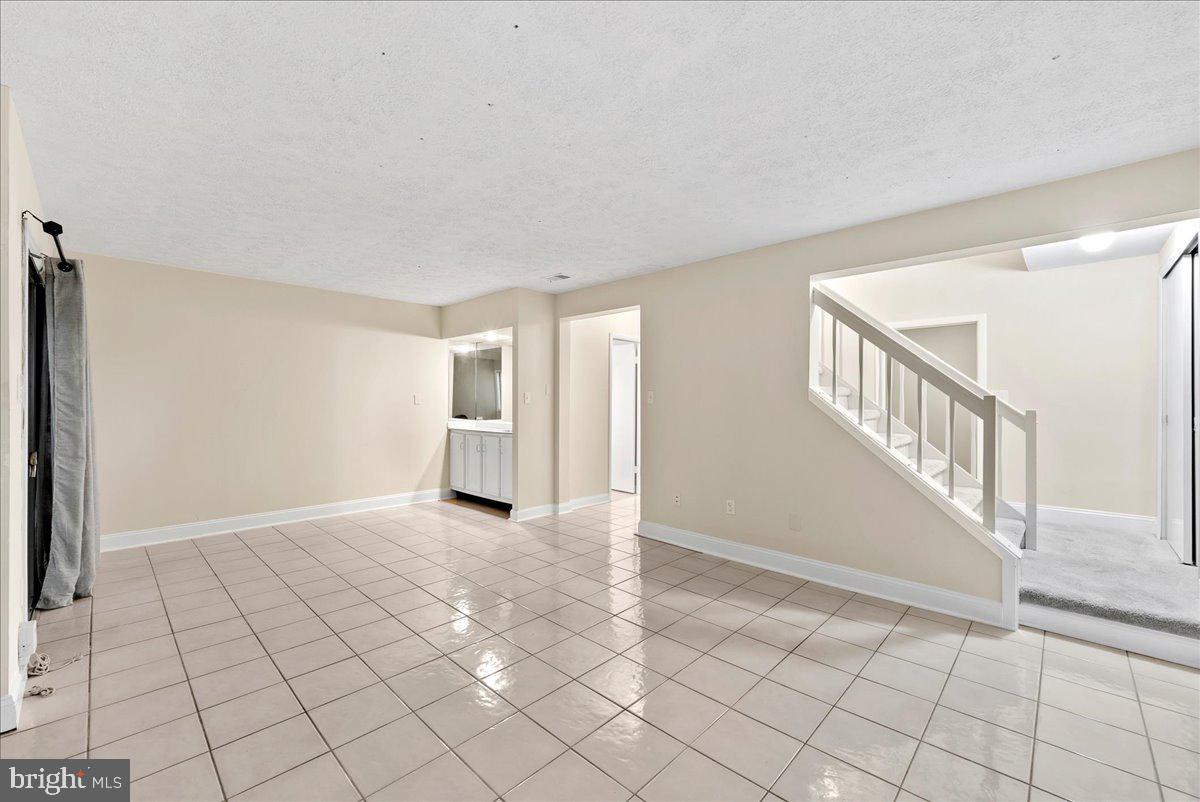 RESTON - Residential Lease