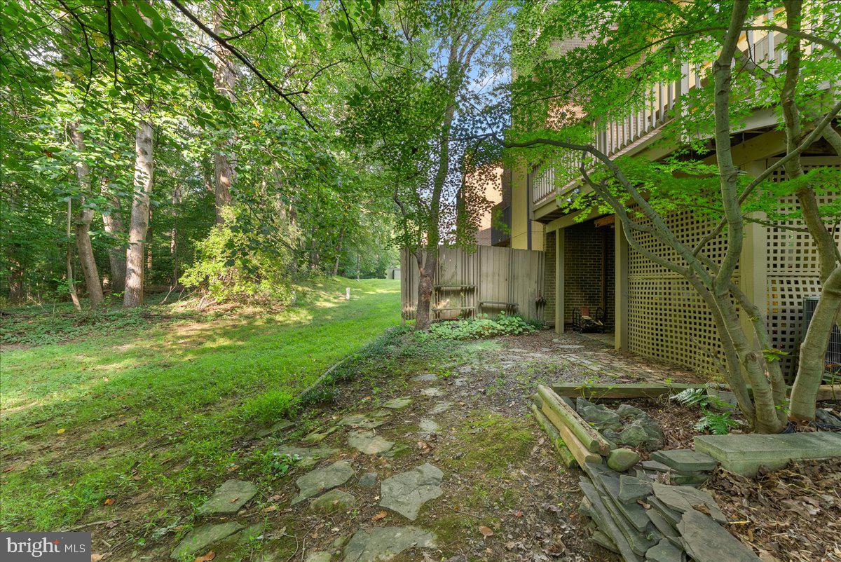 2224 GLENCOURSE LANE
