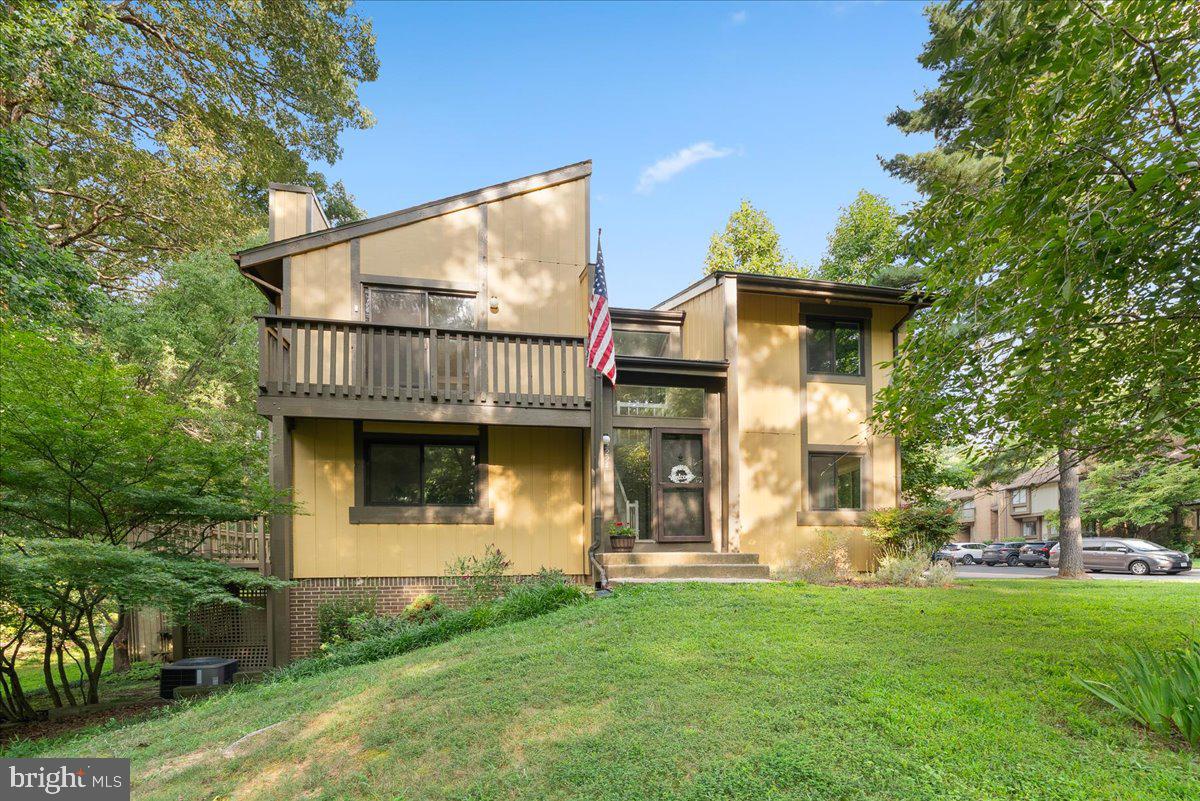 2224 GLENCOURSE LANE