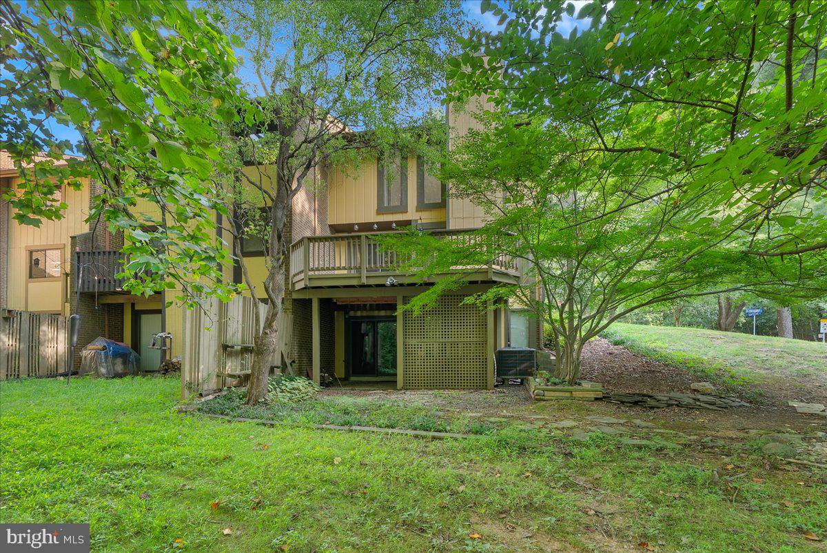 2224 GLENCOURSE LANE