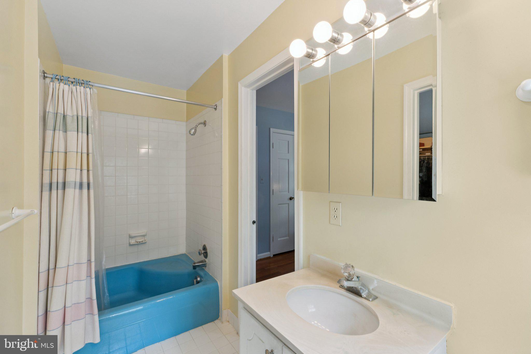 RIVER FALLS - Residential