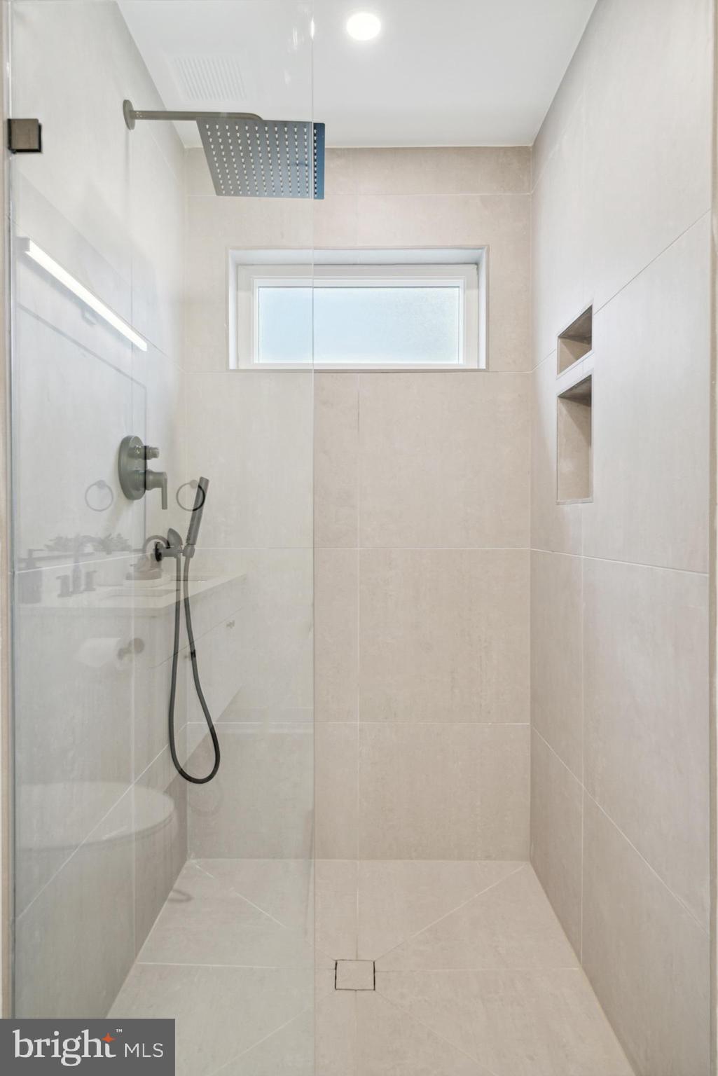 TORRESDALE MANOR - Residential