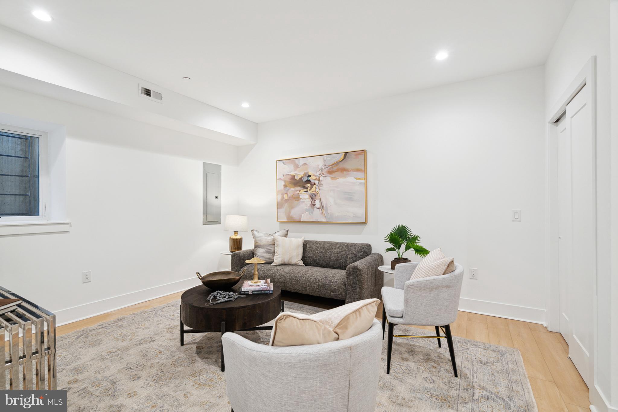 TORRESDALE MANOR - Residential