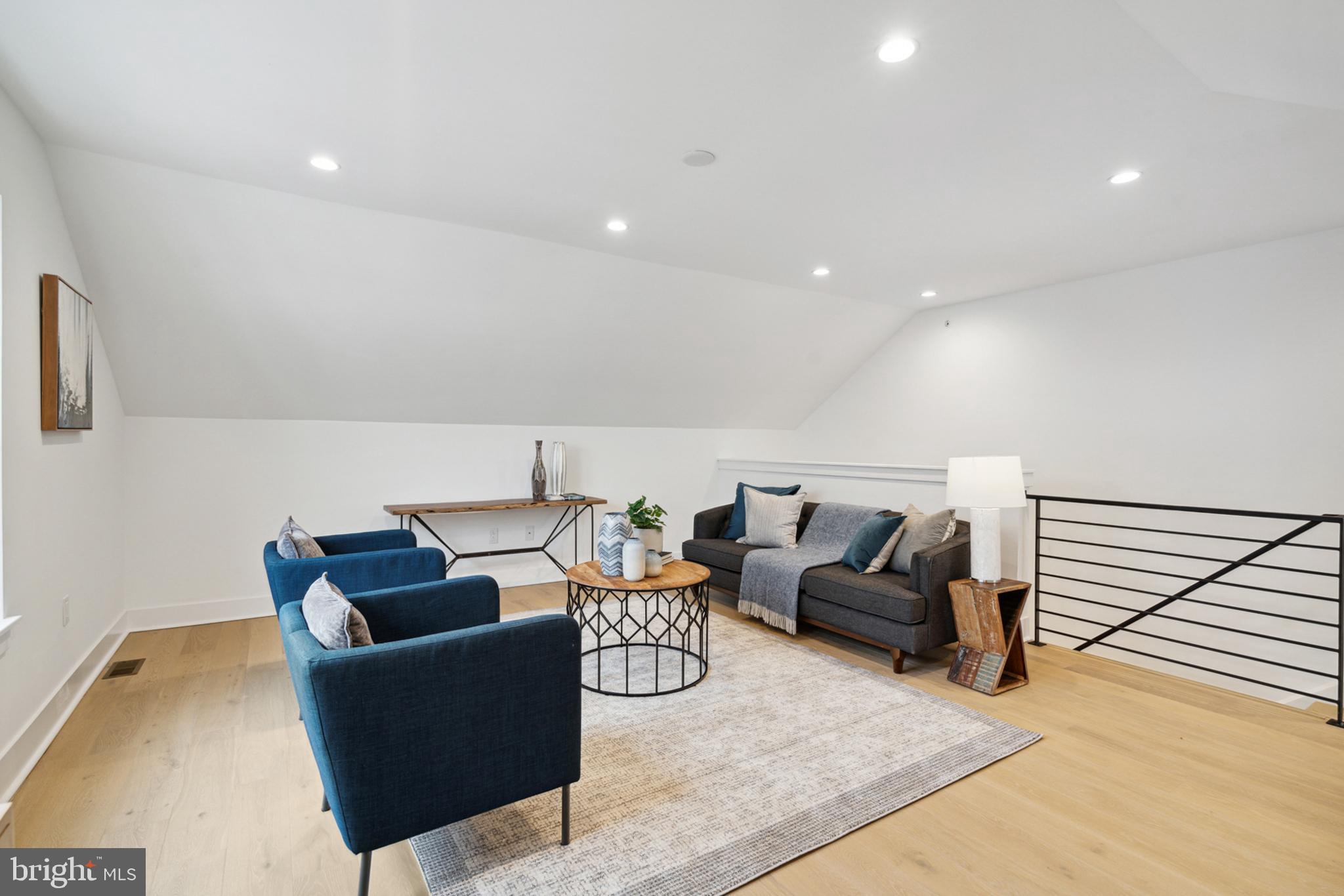 TORRESDALE MANOR - Residential