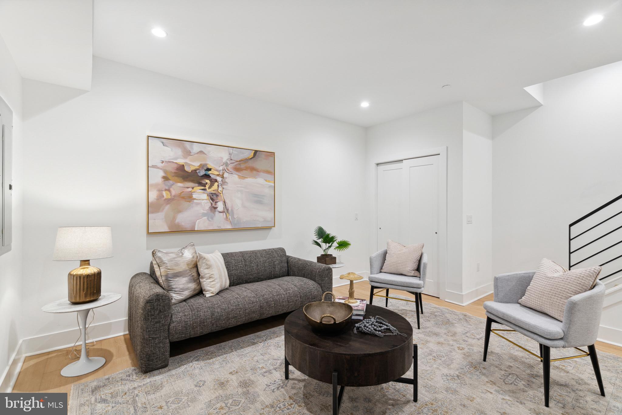 TORRESDALE MANOR - Residential