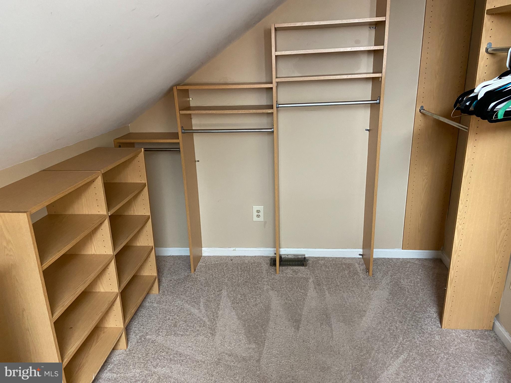 ENFIELD CHASE - Residential