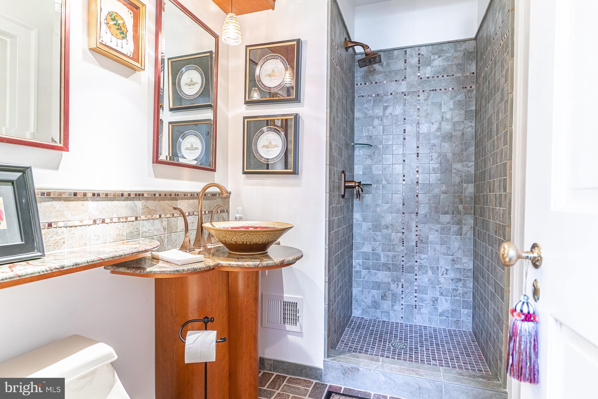 BROADMONT - Residential Lease