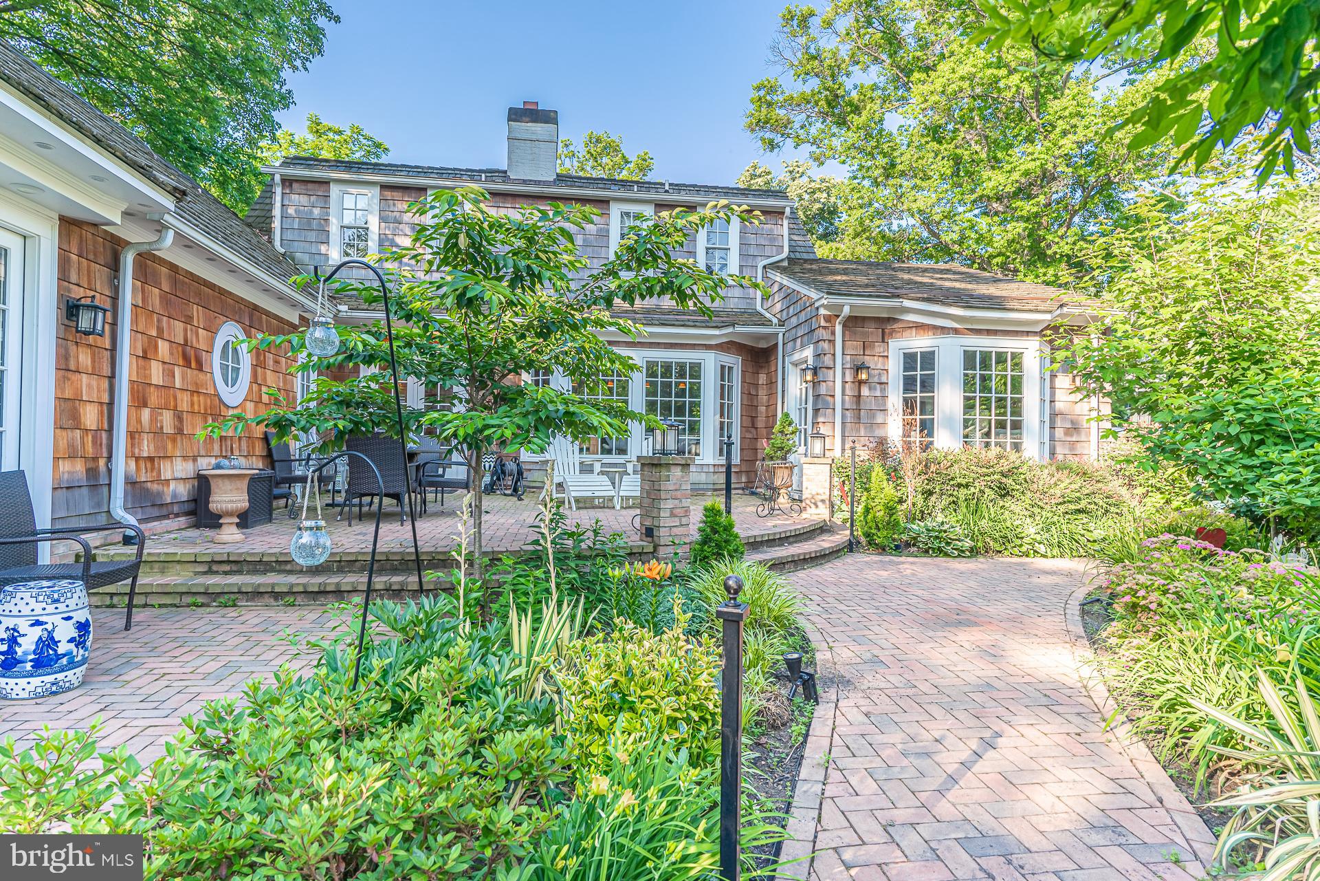 BROADMONT - Residential Lease