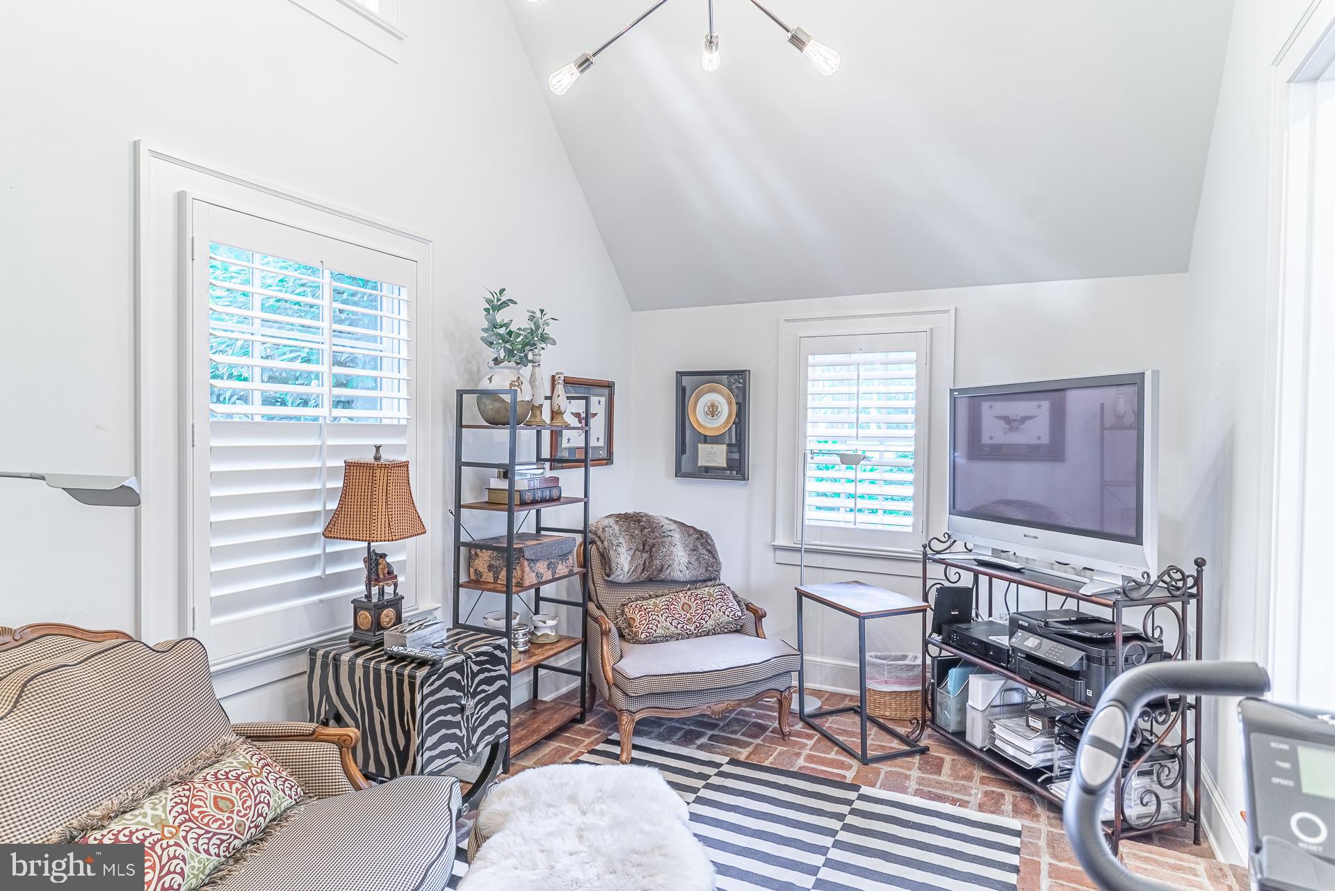 BROADMONT - Residential Lease