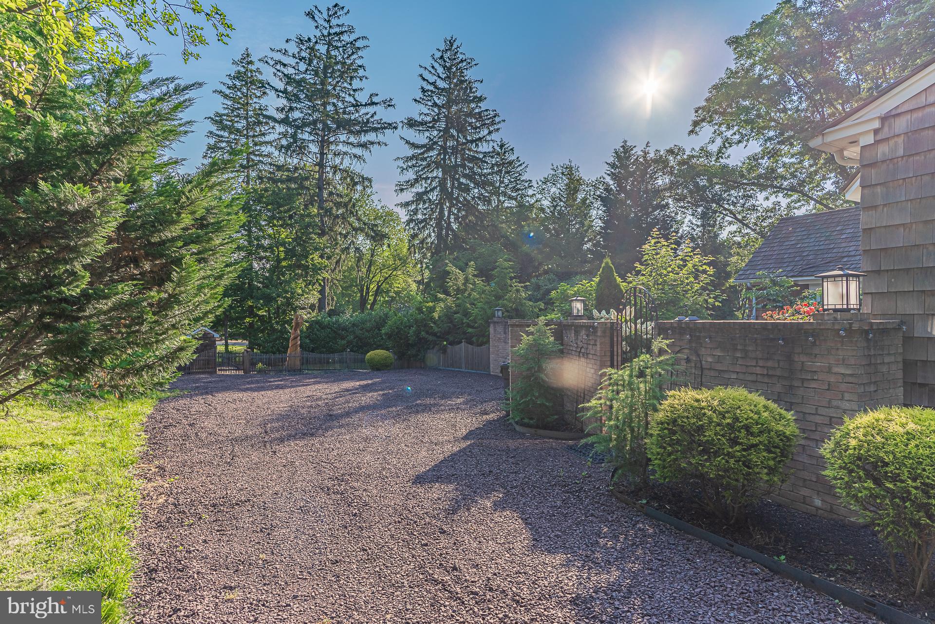 BROADMONT - Residential Lease