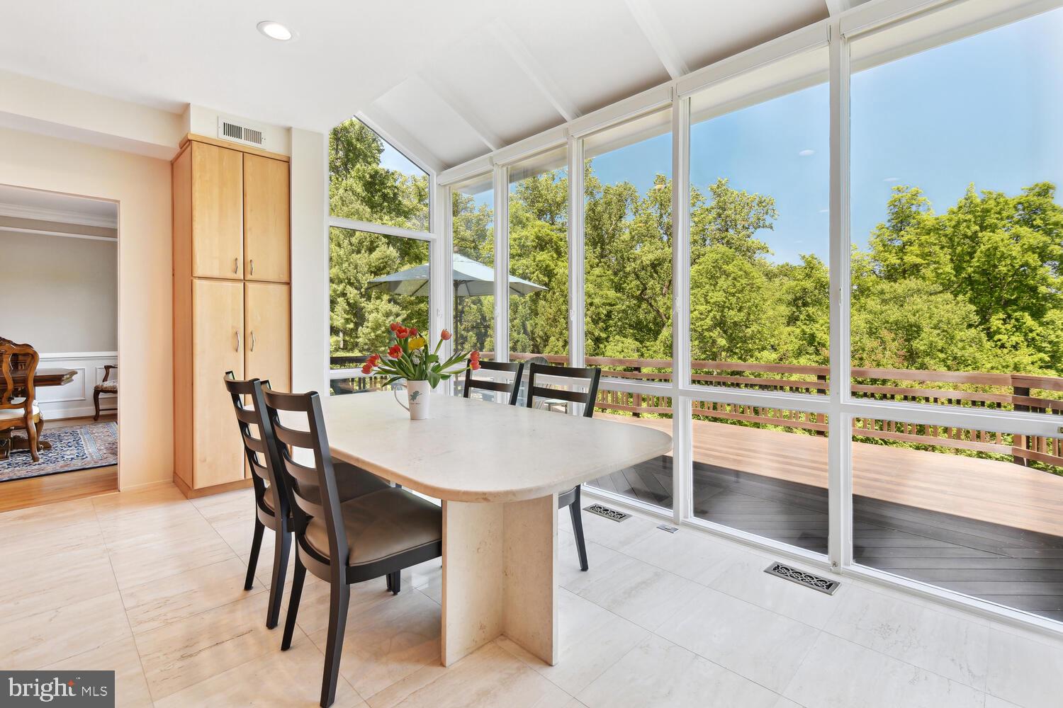 FOX HILLS - Residential