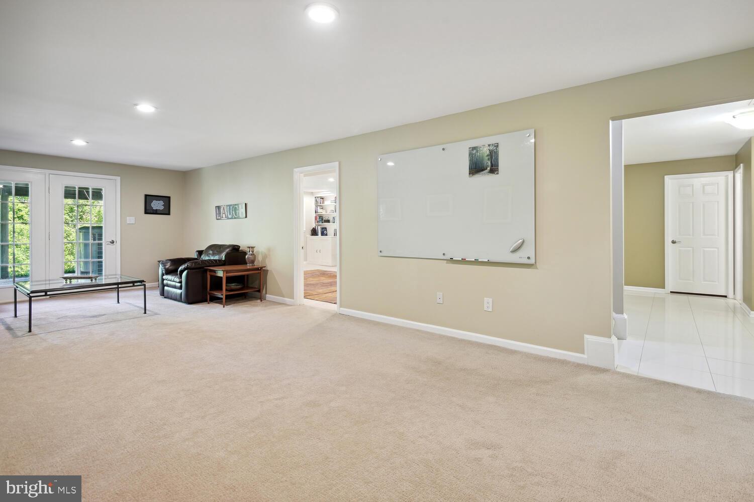 FOX HILLS - Residential