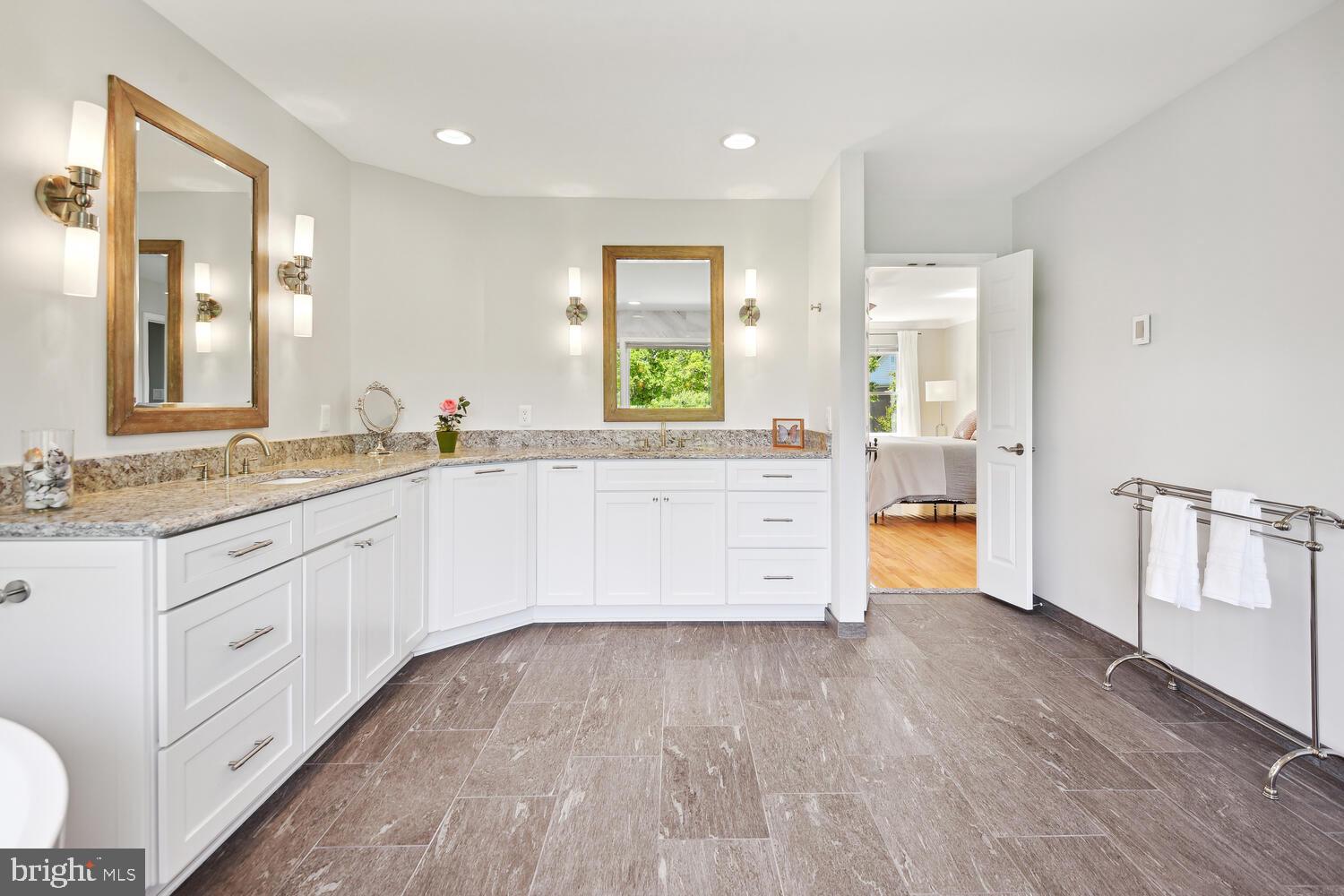 FOX HILLS - Residential