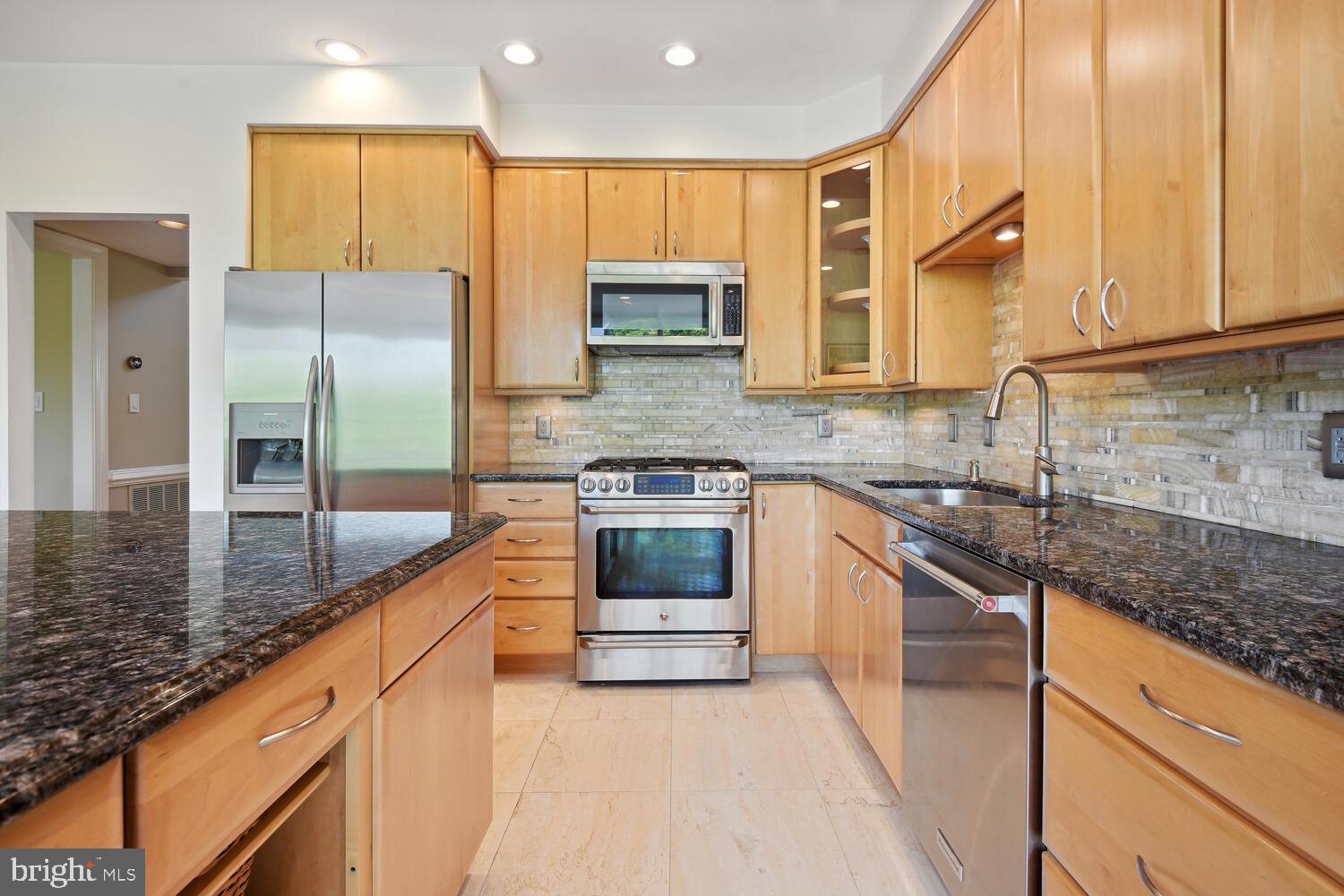 FOX HILLS - Residential