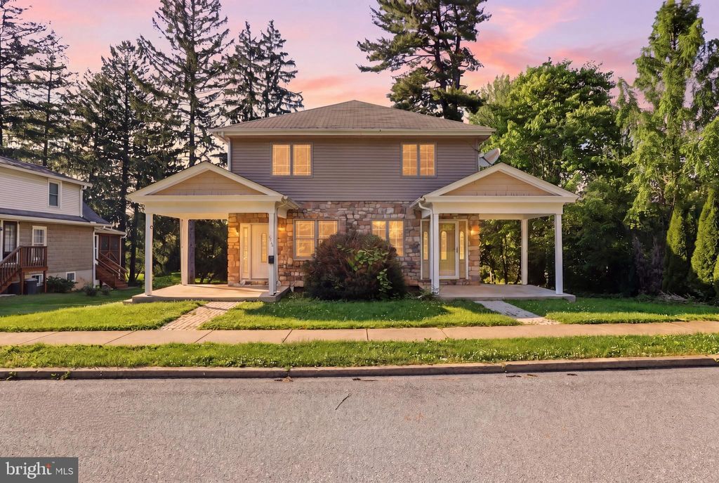 Photo of 323 E Orange Street, ELIZABETHTOWN, PA 17022 (MLS # PALA2088536)
