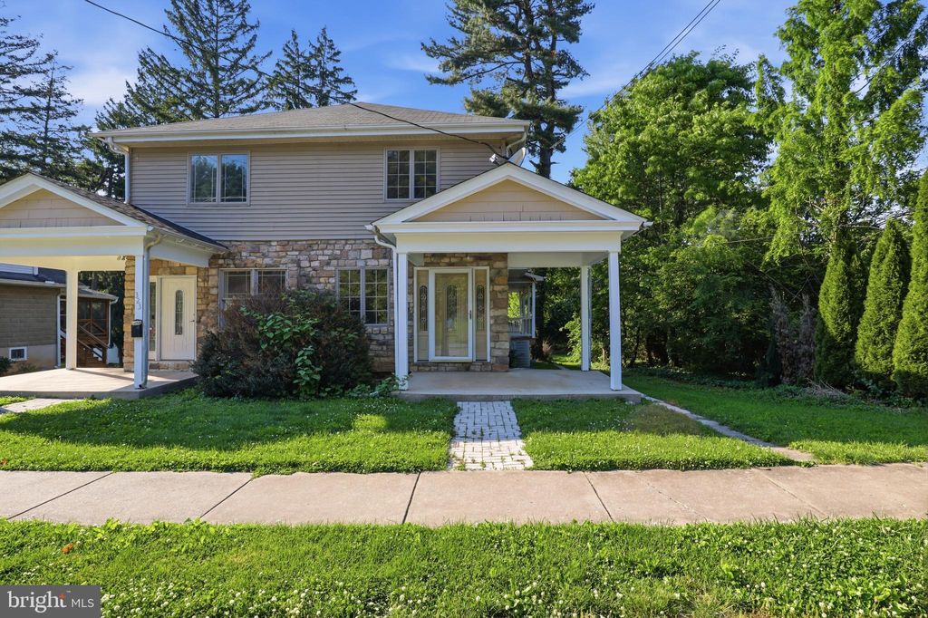 Photo of 323 E Orange Street, ELIZABETHTOWN, PA 17022 (MLS # PALA2088536)