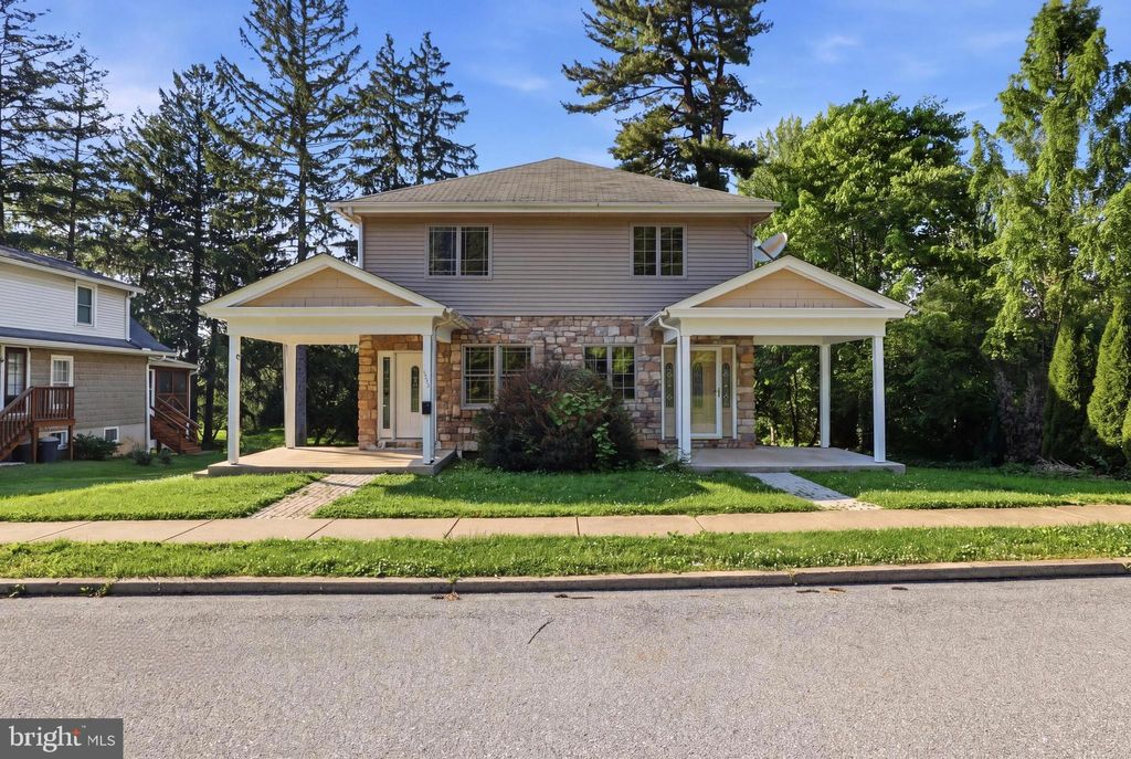 Photo of 323 E Orange Street, ELIZABETHTOWN, PA 17022 (MLS # PALA2088536)
