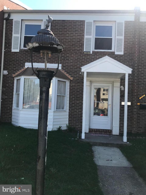 Townhouse For Sale - 8053 Community Drive<br/> MANASSAS, VA 20109
