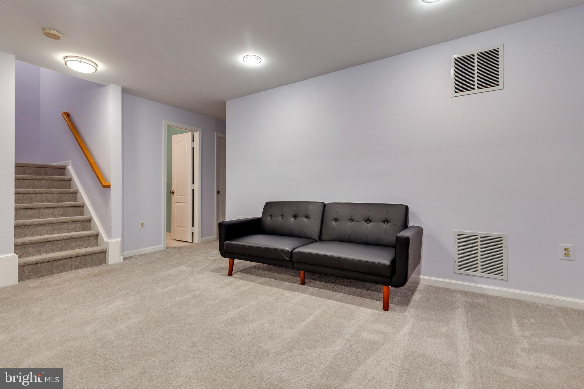 VIRGINIA OAKS - Residential