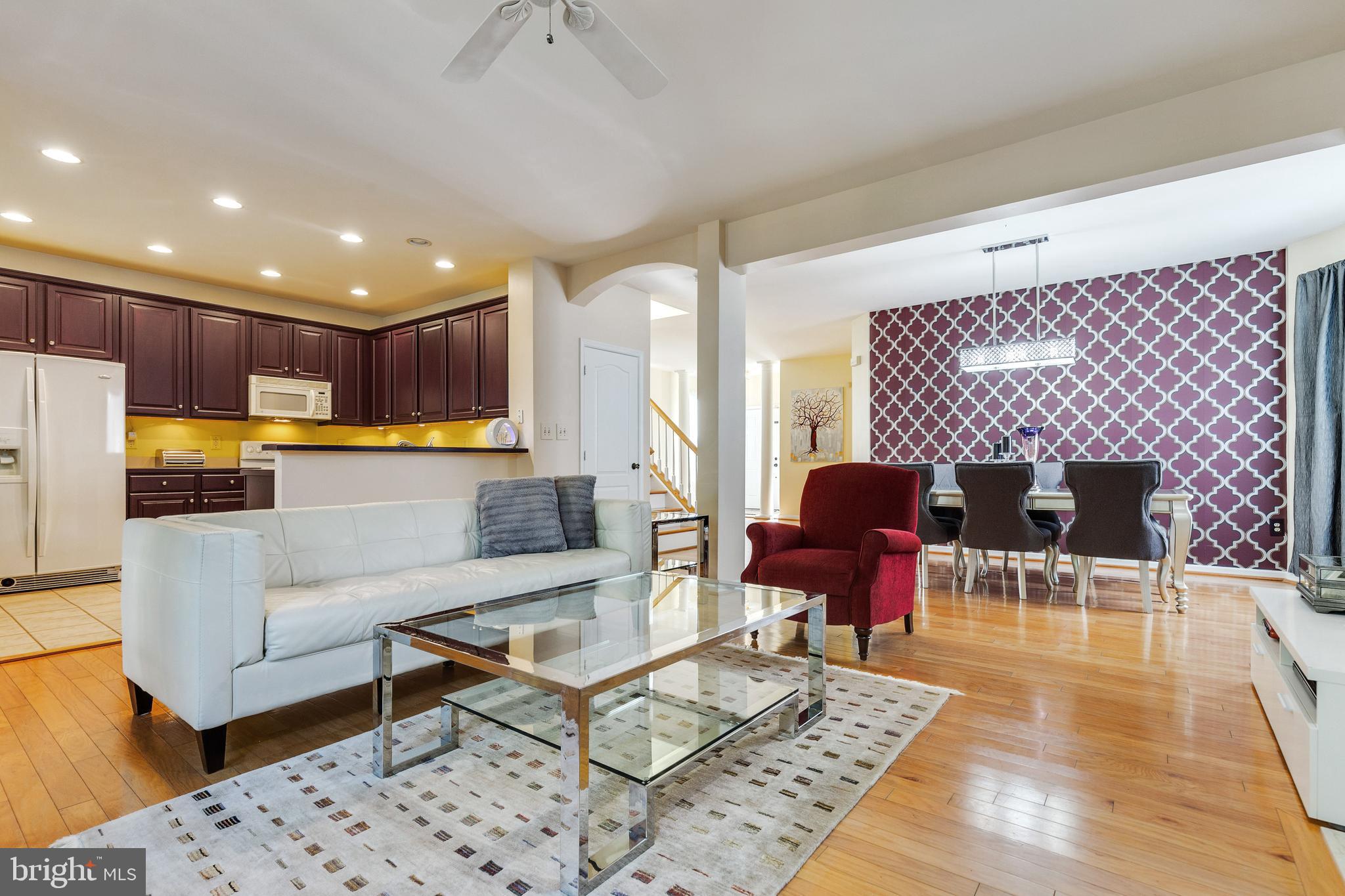 VIRGINIA OAKS - Residential