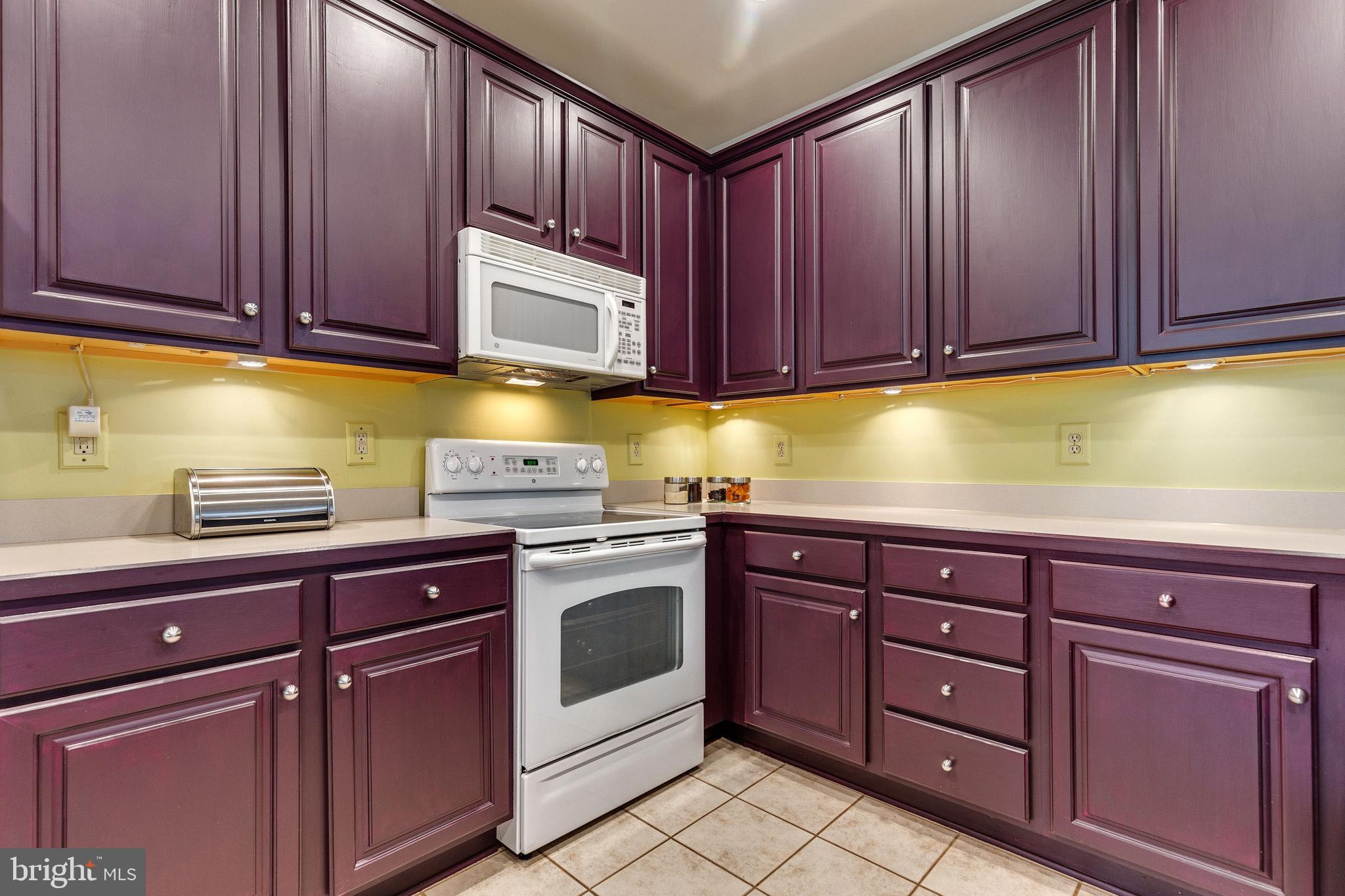 VIRGINIA OAKS - Residential