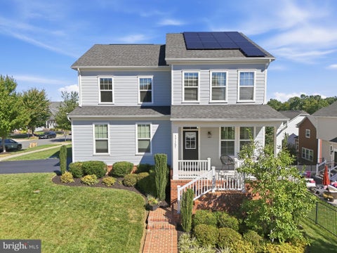 Photo of 17157 Sea Skiff Way, DUMFRIES, VA 22026 (MLS # VAPW2130376)