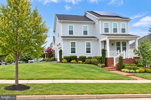Photo of 17157 Sea Skiff Way, DUMFRIES, VA 22026 (MLS # VAPW2130376)